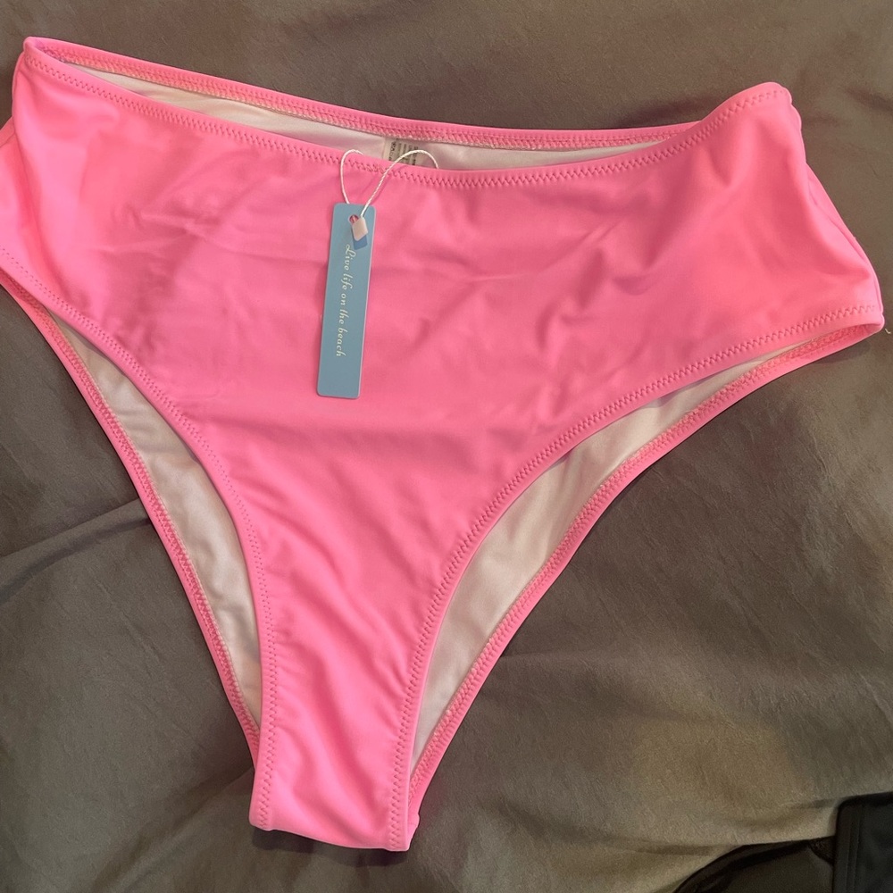 Cupshe bathing suit - bikini bottom. Hot pink. NWT. Size L.